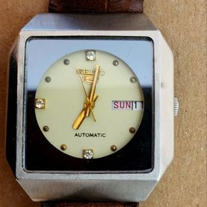 Ivory Seiko 5 Automatic Round dial Men’s Watch